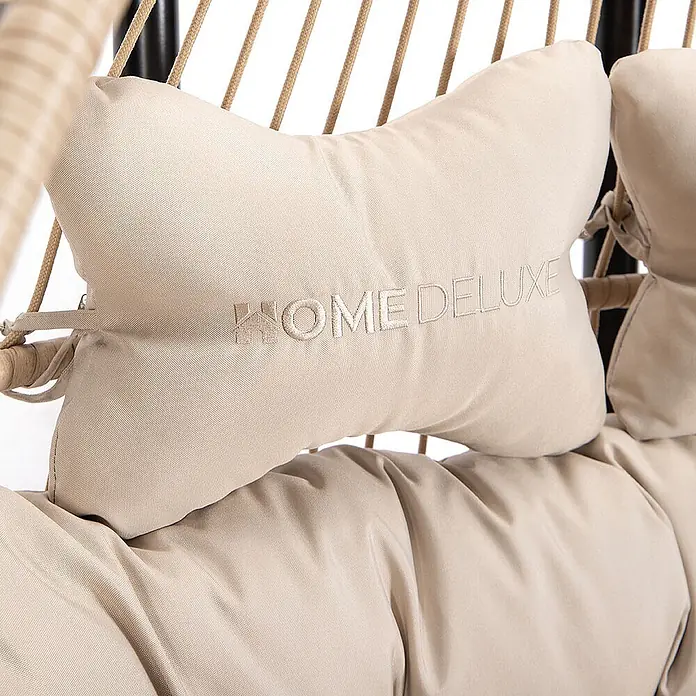 Home Deluxe Hängesessel LOMA 2-Sitzer - Kunststoff, Beige - Beiges Kissen mit gesticktem 'HOME DELUXE' Schriftzug und Bindebändern, geeignet für Sitzmöbel.