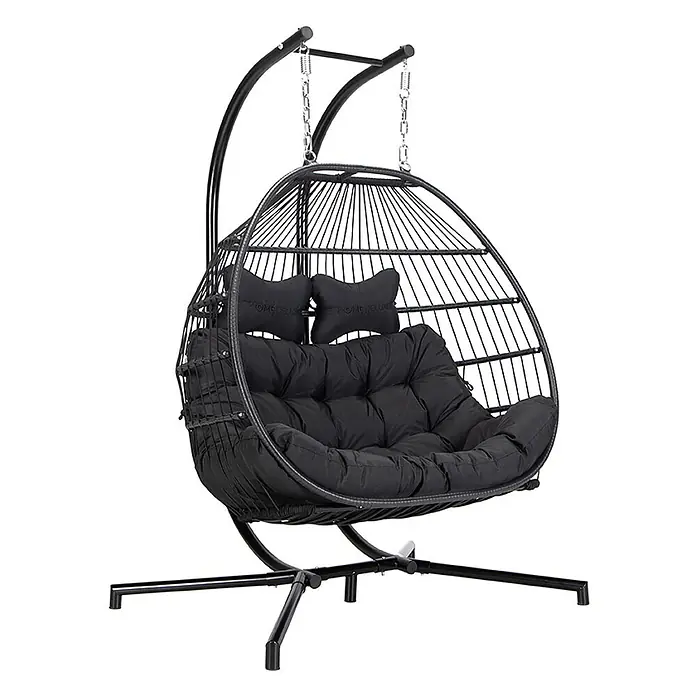 Home Deluxe Hängesessel LOMA 2-Sitzer - Kunststoff, Schwarz - Schwarzer Hängesessel mit Metallgestell und plüschigen schwarzen Kissen.
