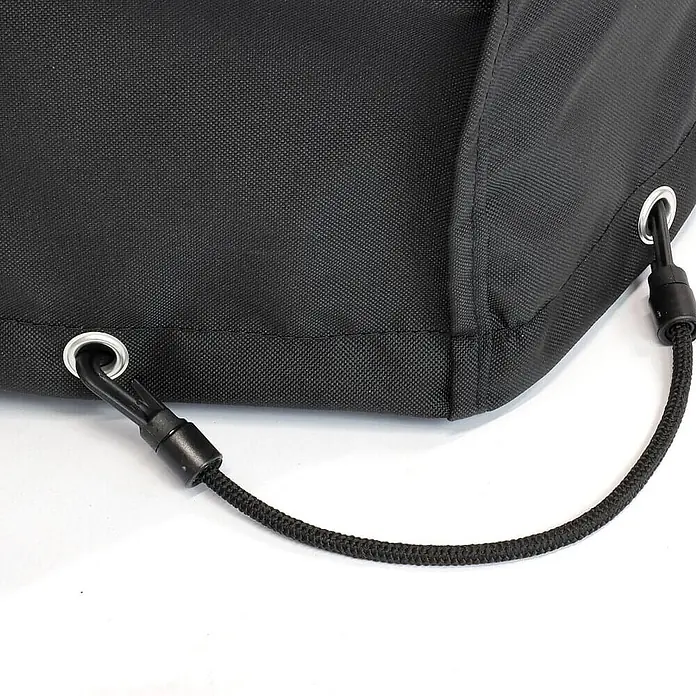 Home Deluxe Hängesessel Regenabdeckung CAPE TAIGA / NIRA - Kunststoff, Schwarz - Schwarze Stoffabdeckung mit silbernen Ösen und schwarzer Gummikordel mit Kunststoffstoppern zur sicheren Befestigung.