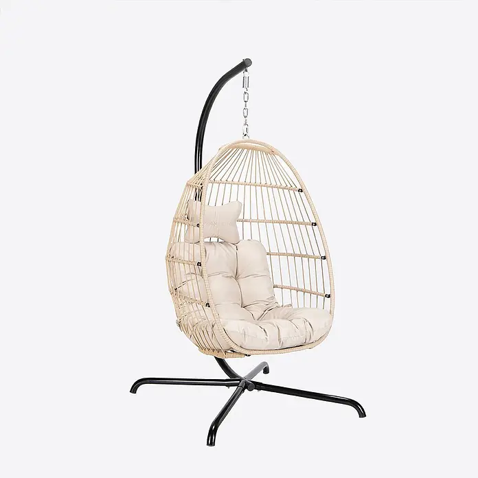 Home Deluxe Hängesessel LOMA 1-Sitzer - Kunststoff, Beige - Beigefarbener Weiden-Eierstuhl mit schwarzem Metallgestell und weichen cremefarbenen Kissen zum bequemen Hängen.