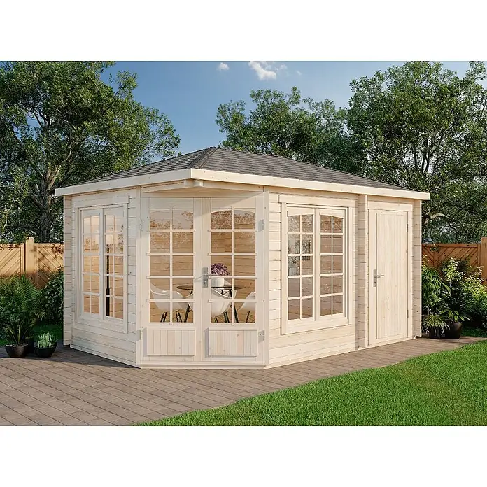 Alpholz Gartenhaus Josephine - Außenmaß inkl. Dachüberstand (B x T): 452 x 312 cm, Holz, Naturbelassen - Gartenhaus aus hellem Holz mit dunklem Dach, Fenstern und Seitentür, in einer Gartenumgebung.