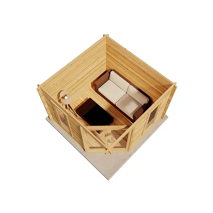Alpholz Gartenhaus Liwa Compact - Außenmaß inkl. Dachüberstand (B x T): 312 x 312 cm, Holz, Pinie - Gemütlicher Blockhütten-Innenraum aus Holz mit Rattan-Sofa, dunklem Couchtisch und Stehlampe, von oben gesehen.