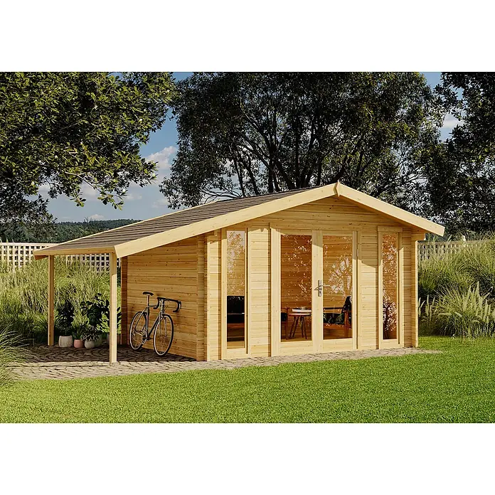 Alpholz Gartenhaus Mirko Modern - Außenmaß inkl. Dachüberstand (B x T): 549 x 350 cm, Holz, Pinie - Gartenhaus aus Naturholz mit integriertem Seitenanbau, großen Glastüren und Fenstern, im Garten mit einem Fahrrad unter dem Anbau.