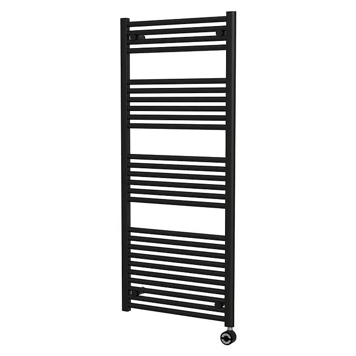 Interpromo Elektro-Badheizkörper Sonora, 60 × 140 cm, Schwarz Matt, 600 W, inkl. Heizstab - B x H: 60 x 140 cm, Ausstattung Heizkörper: Entlüfter - Schwarzer, leiterförmiger Handtuchheizkörper mit horizontalen Stangen und einem runden Thermostat unten.