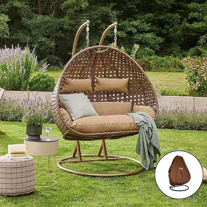 Home Deluxe Hängesessel TWIN inkl. Regenabdeckung - Kunststoff, Braun - Brauner Rattan-Doppelschaukelstuhl für zwei, mit beigen Kissen. Inklusive Schutzhülle.