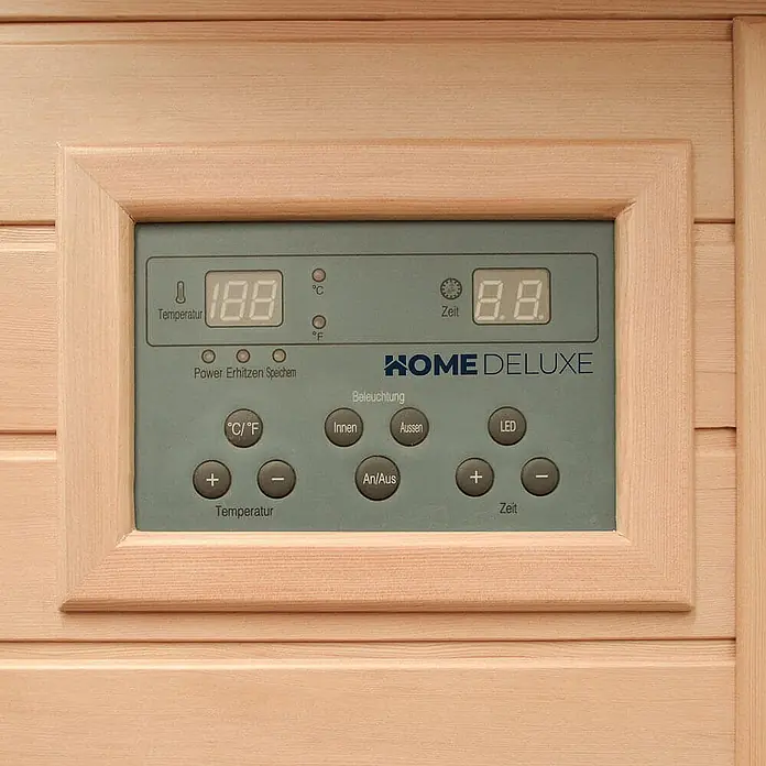 HOME DELUXE - Infrarotkabine mit Vollspektrumstrahler REDSUN M - 120 x 105 cm für 2 Personen -  - Sauna-Bedienfeld im hellen Holzrahmen, graue Oberfläche mit digitalen Anzeigen für Temperatur und Zeit sowie Tasten zur Steuerung von Power, Licht und Einstellungen.