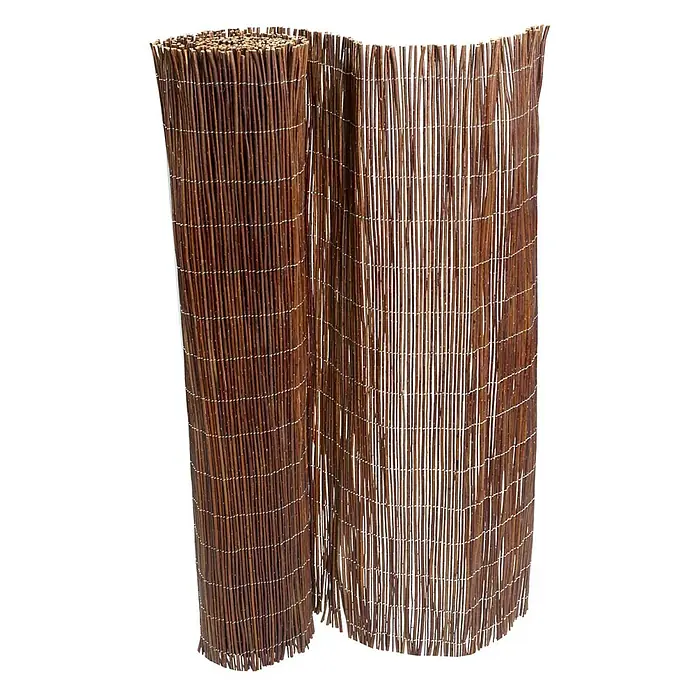 Floordirekt Sichtschutzelement Weide - B x H: 500 x 100 cm, Naturmaterialien, Braun - Gerollter dunkelbrauner Weidenzaun aus dünnen Ästen, mit Draht verwoben, teilweise abgerollt.