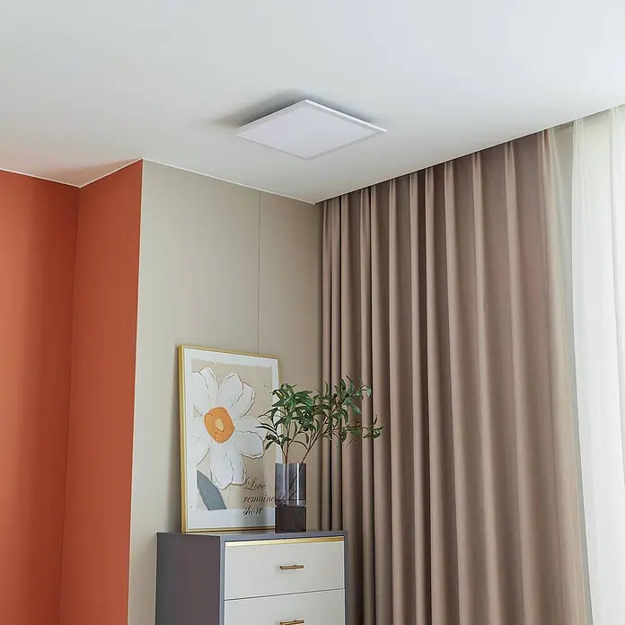 Lindby LED-Panel Lamin - L x B x H: 39,5 x 39,5 x 5 cm, weiß / opal - Modernes quadratisches weißes Deckenlicht an einer Zimmerdecke.