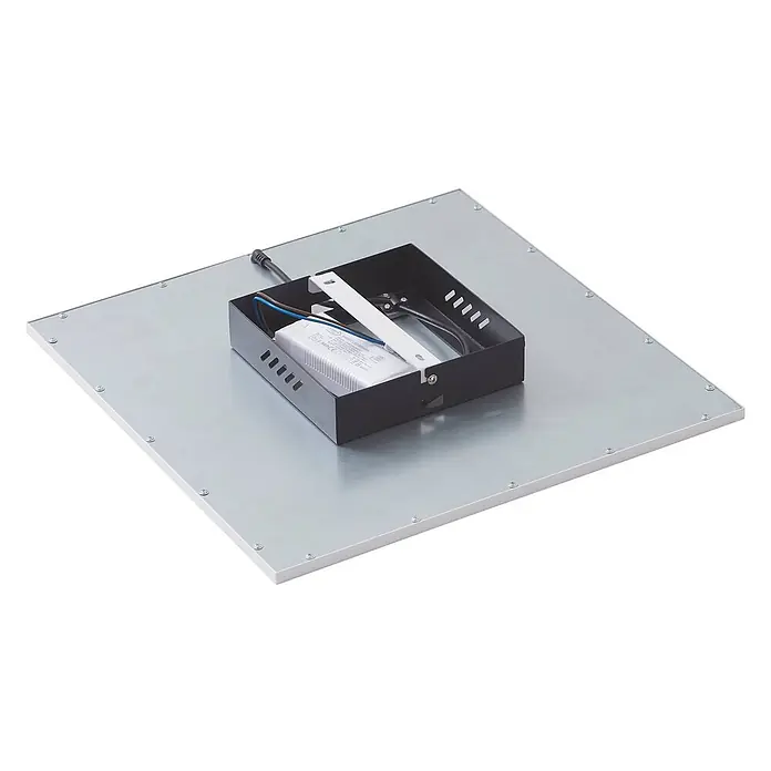 Lindby LED-Panel Lamin - L x B x H: 39,5 x 39,5 x 5 cm, weiß / opal - Rückseite einer quadratischen LED-Panel-Leuchte mit silbernem Metallrahmen, die schwarze Anschlussbox mit LED-Treiber und Verkabelung zeigt.