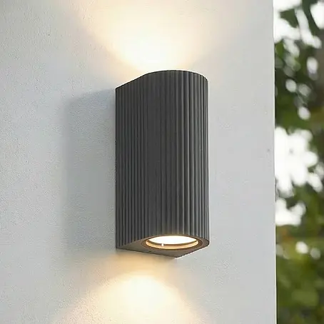 Lindby Wandleuchte aussen in schwarz, Aussenlampe Wand