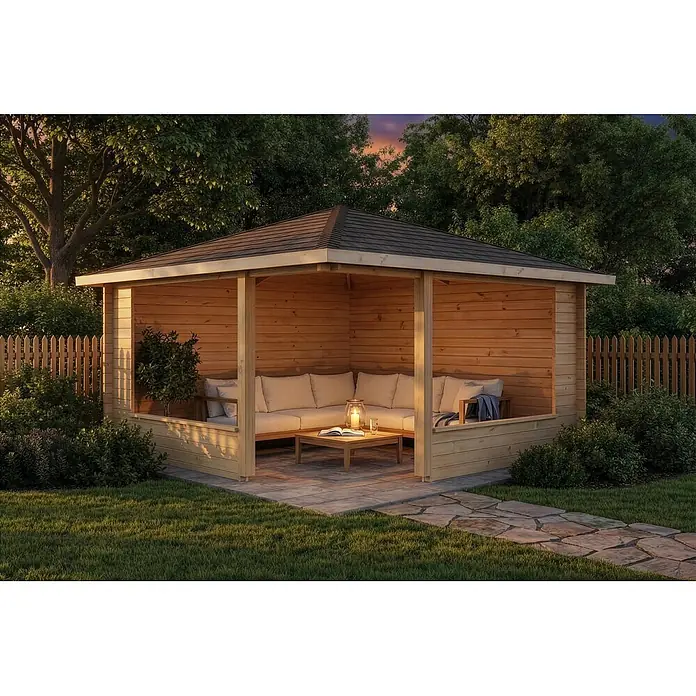 Alpholz Gartenlaube Maik 40 - Außenmaß inkl. Dachüberstand (B x T): 415 x 415 cm, Holz, Naturbelassen - Hölzerner Gartenpavillon mit dunklem Dach, gemütlichem Ecksofa und Couchtisch, im Garten bei Dämmerung.
