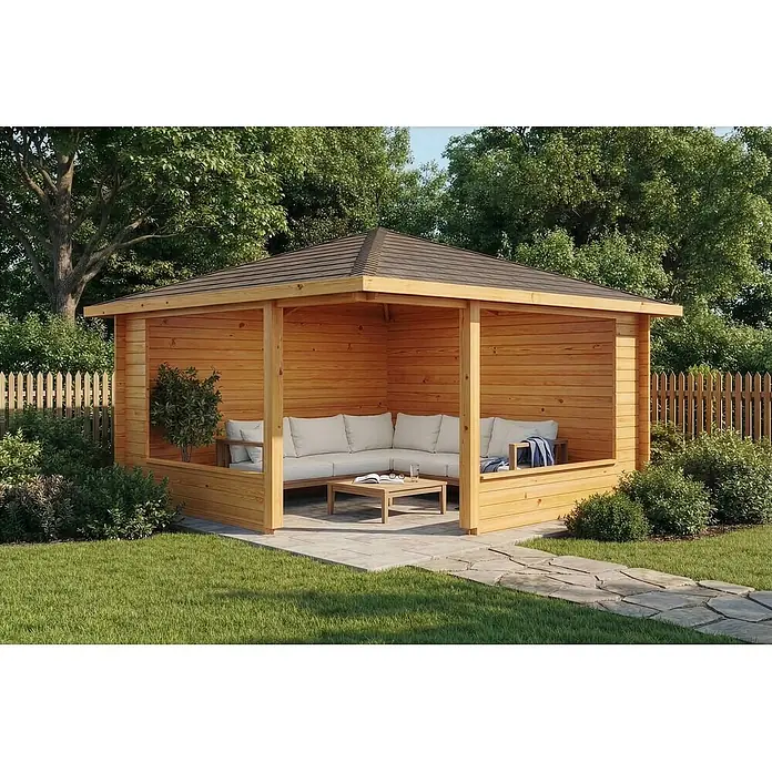 Alpholz Gartenlaube Maik 40 - Außenmaß inkl. Dachüberstand (B x T): 415 x 415 cm, Holz, Pinie - Helles Holzgartenhaus mit Schindeldach, bietet einen gemütlichen Sitzbereich im Freien mit weißen Polstern und einem Holztisch.