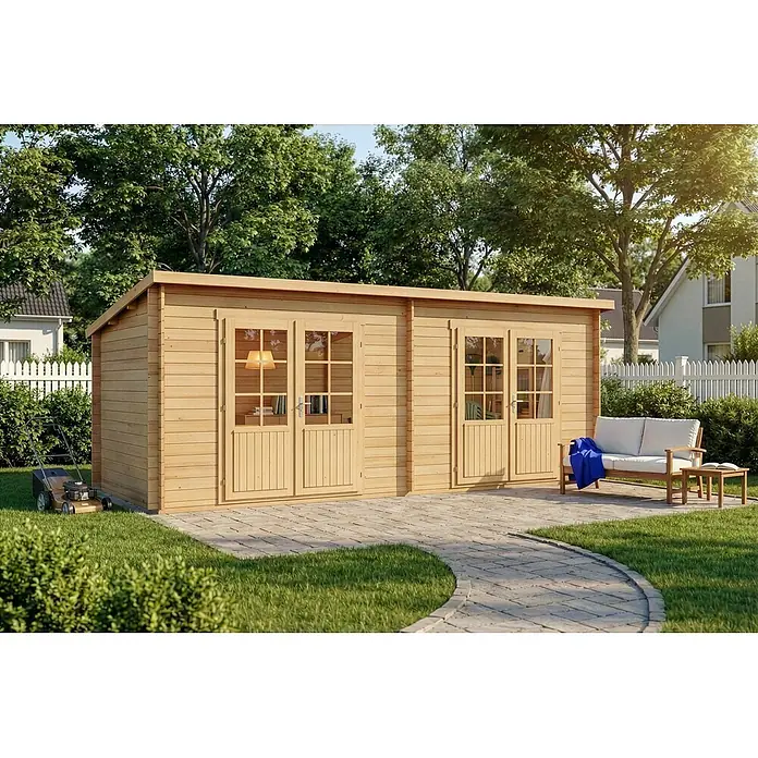 Alpholz Gartenhaus Maria Twin - Außenmaß inkl. Dachüberstand (B x T): 598 x 272 cm, Holz, Naturbelassen - Helles Holzgartenhaus mit zwei Doppeltüren und Glasfenstern, auf einer Terrasse im grünen Garten.