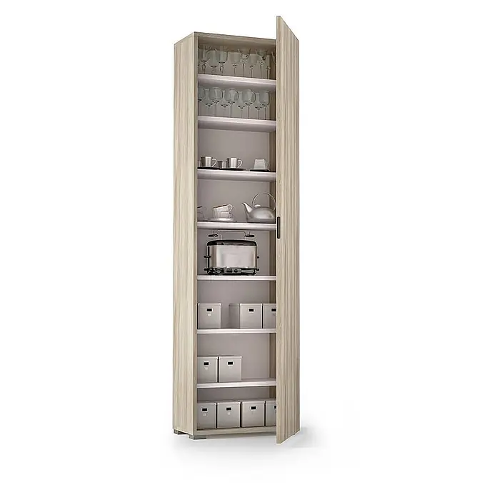 Kiamami Valentina Holz-Mehrzweckschrank - 50 x 30 x 182 cm, Beige - Hoher, heller Holzschrank mit offener Tür, dahinter Regale mit Küchenutensilien wie Gläsern, Tassen, Toaster und Aufbewahrungsboxen.