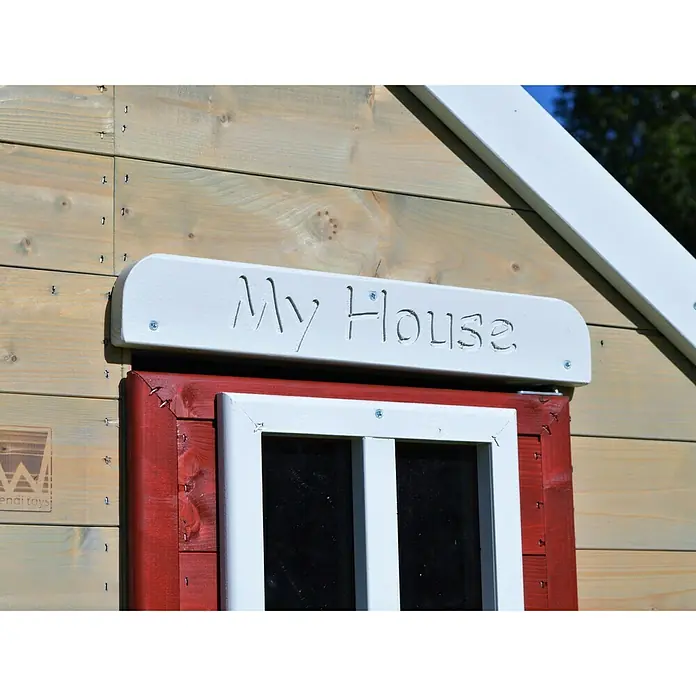 Wendi Toys Spielhaus Zebra - Glas, Natur/Rot - Detailaufnahme eines Spielhauses mit der Aufschrift "My House" über dem Fenster. Das Holzhaus ist rot und weiß gestrichen.
