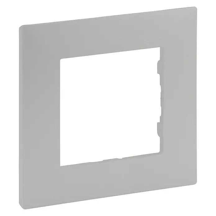 Legrand Niloé Step Marco - Aluminio, Modelo de mecanismos: x 1, Plástico, Instalar - Primer plano de una cubierta de interruptor, que ofrece una fácil instalación y un aspecto limpio para cualquier configuración de interruptor.