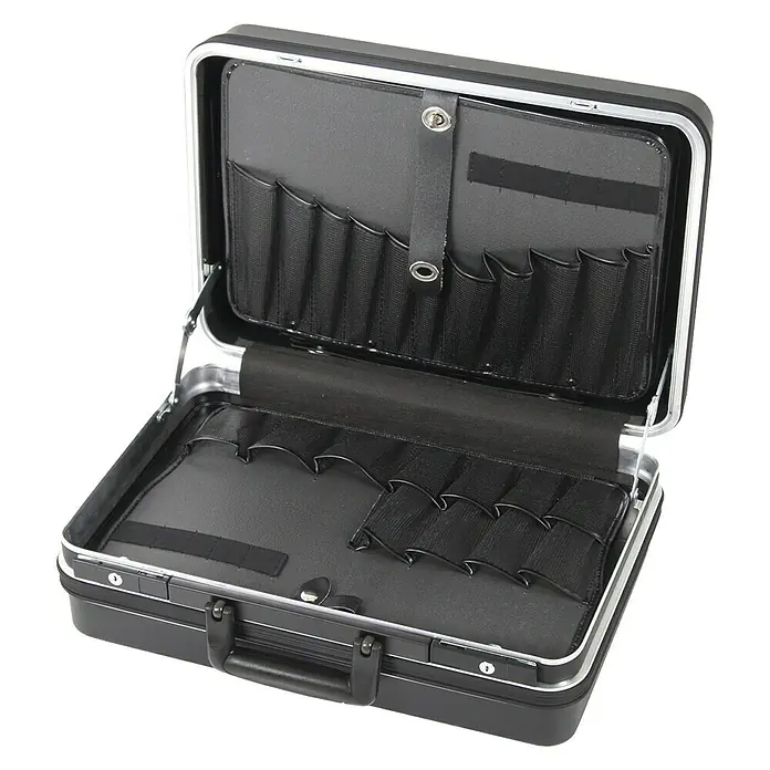 Hepco & Becker Werkzeugkoffer Classic 5121 - L x B: 370 x 490 mm, Höhe: 180 mm, ABS Pro - Geöffneter, schwarzer Werkzeugkoffer mit silberfarbenem Rahmen und zahlreichen, schwarzen Fächern zur Aufbewahrung von Werkzeugen.