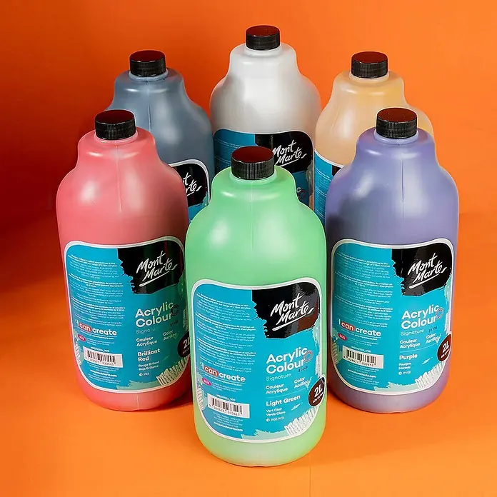 Mont Marte Acrylfarbe Signature - Hellgrün, 2.000 ml, Flasche mit Tropfpipette - Sechs große 2L-Flaschen Mont Marte Acrylfarbe in verschiedenen Farben: pink, hellgrün, lila, grau, silber und gelb.