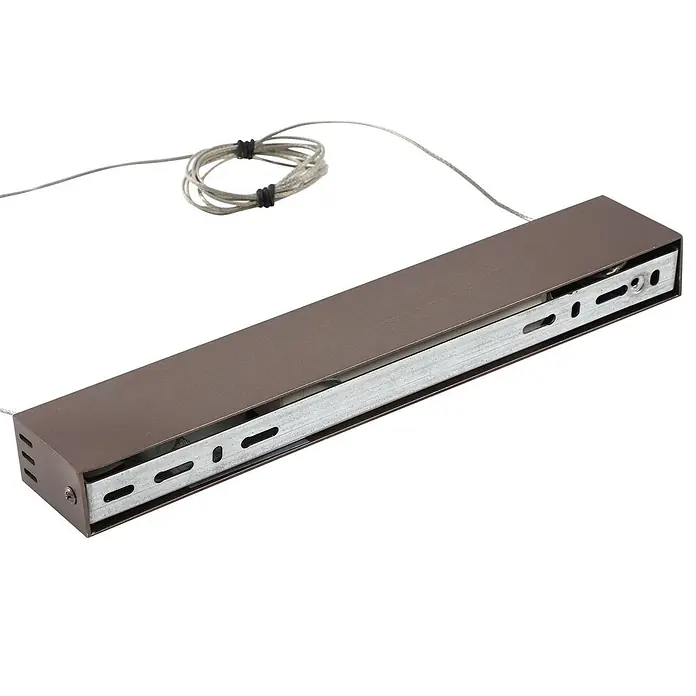 Lucande Pendelleuchte Mylosh - L x B x H: 110 x 1,8 x 4,7 cm, braun / rost, kaffee - Dunkelbraunes rechteckiges Metallprofil mit sichtbarer Innenschiene und aufgewickeltem grauen Aufhängedraht.