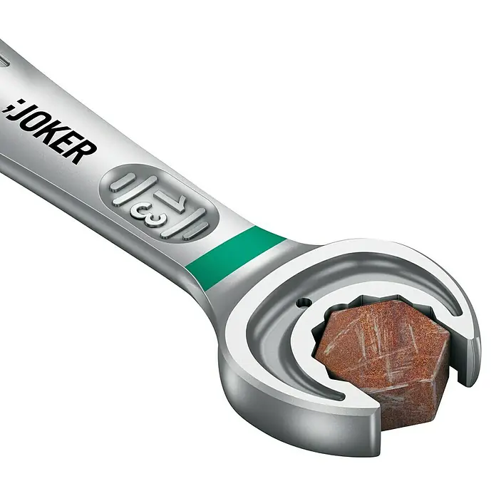 Wera Ringmaulschlüssel-Satz Joker - Schlüsselweite: 8 mm - 19 mm, 11 -tlg. - Nahaufnahme eines Joker-Maulschlüssels von Wera, der einen braunen Bolzen hält. Ideal für Schraubarbeiten.