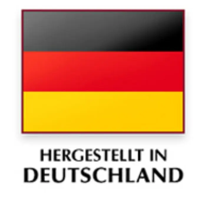 Kai Wiechmann Sitzauflage - Marineblau - Deutsches Flaggenschild mit der Aufschrift „Hergestellt in Deutschland“.