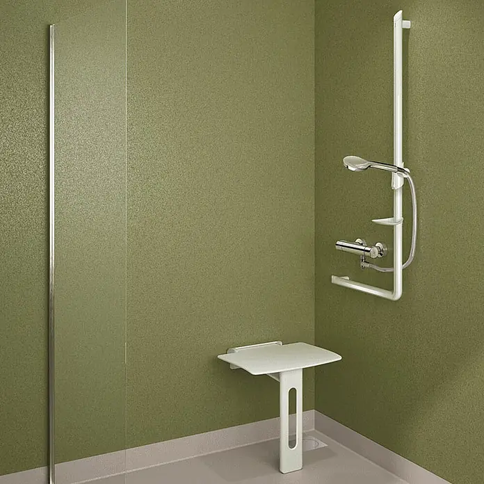 Delabie WC-Sitz Delabie Abnehmbarer Dusch-Klappsitz mit Fuß weiß Be-Line - Weiß - Weißer klappbarer Duschsitz und Haltegriff mit integriertem Duschkopf und Mischer in einem barrierefreien Duschbereich.