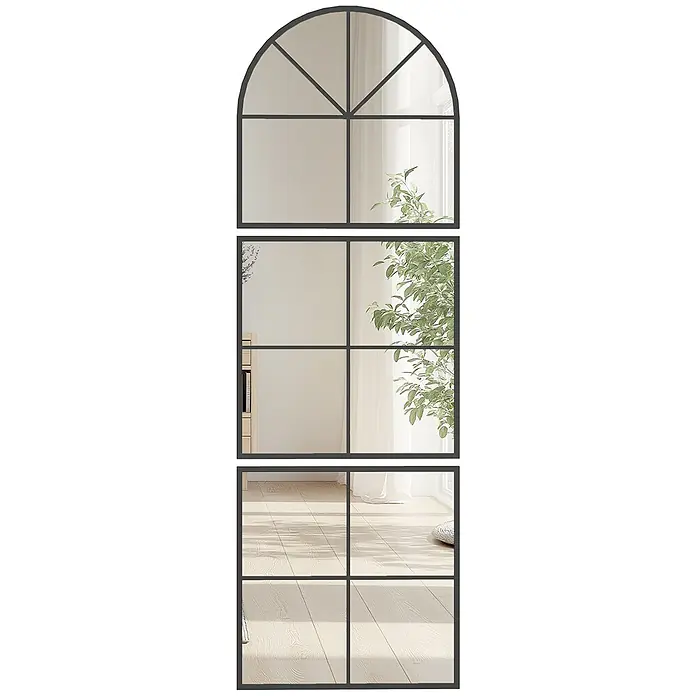 Homcom Wandspiegel 3-tlg. - 2 x 180 cm, Schwarz - Schwarzer Spiegel in Bogenform mit zwei rechteckigen Paneelen, der einen hellen Raum mit Pflanzen und Holzboden widerspiegelt.