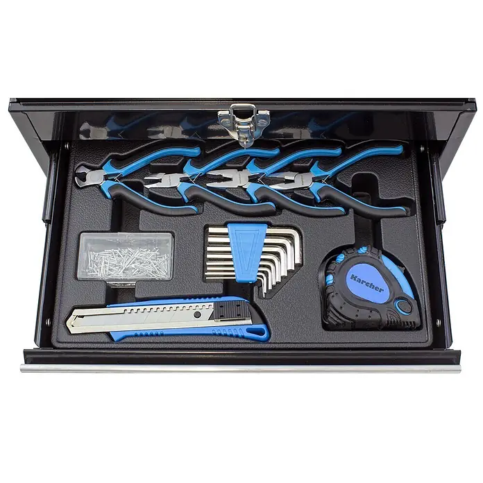 Karcher Werkzeugkoffer - 117 -tlg. - Offener schwarzer Werkzeugkasten mit blauen und schwarzen Zangen, Inbusschlüsseln, Cuttermesser, Maßband und Nägeln.