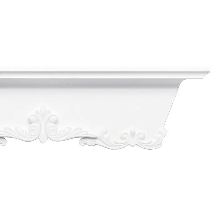 Zierprofil Prestige Victoria-F - 200 x 6,5 x 10 cm, Expandiertes Polystyrol (EPS) - Nahaufnahme einer weißen Zierleiste mit dekorativen Elementen. Die Leiste hat eine glatte Oberfläche und filigrane Verzierungen.