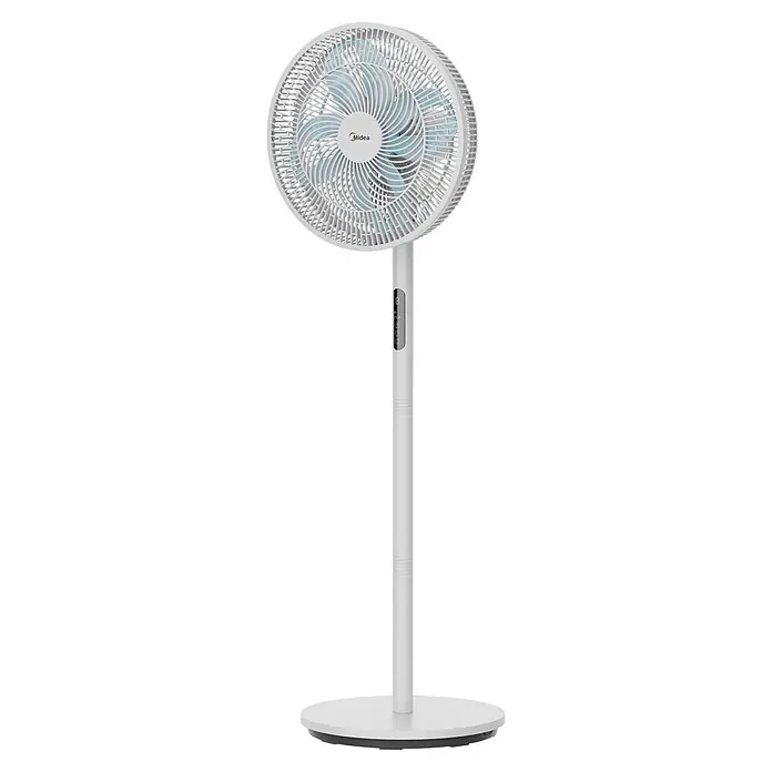 Midea Standventilator MFS352RDDW - Weiß, 40 cm, 130 cm - Weißer Midea Standventilator mit hellblauen Flügeln, Digitalanzeige am Stiel und rundem Fuß.