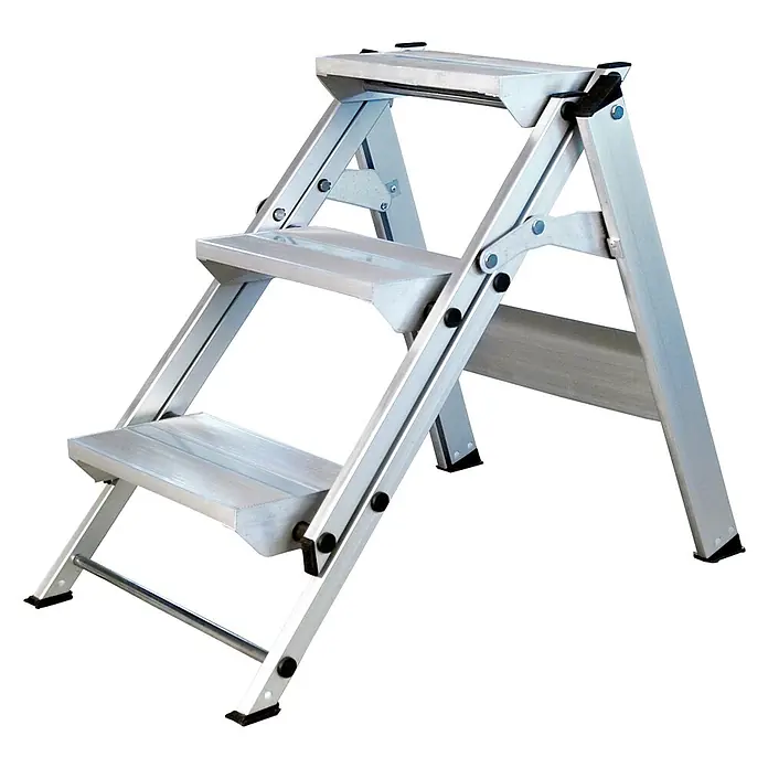 Iller Leiter Klapptritt Sicherheitstreppe Stufentritt klappbar mit 2 stabilen Aluminium Stufen - Anzahl Tritte: 2 Stk., Arbeitshöhe: 2.450 m, Aluminium - Silberne, klappbare 3-Stufen-Stehleiter aus Aluminium mit geriffelten Trittflächen.