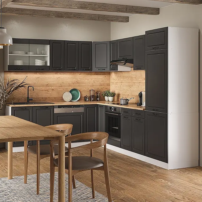 Vicco Eckküche R-Line Anthrazit Landhaus/Weiß, AP Eiche - B x T: 287 x 60 cm, Anthrazit Landhaus, Ohne Elektrogeräte - Dunkelgraue moderne Küche mit Holzarbeitsplatten, Spritzschutz & Boden, integrierten Geräten & Esstisch mit Stühlen.