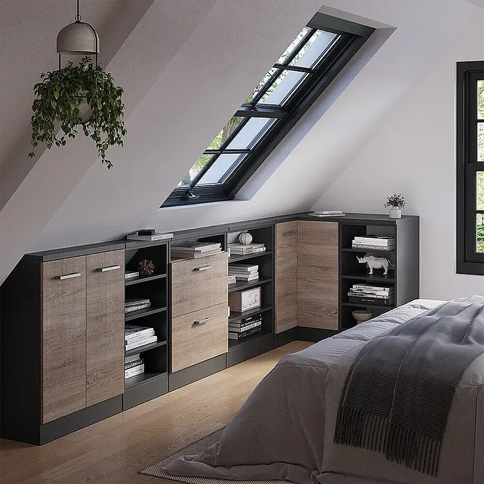 Vicco Schrankküche R-Line Sonoma mit 1 Tür - Sonoma, Eck-Dachschrägenschrank 76 cm - Modulares Stauraumsystem in Dunkelgrau und hellem Holz unter Dachschräge im Schlafzimmer, mit Schränken und offenen Regalen.