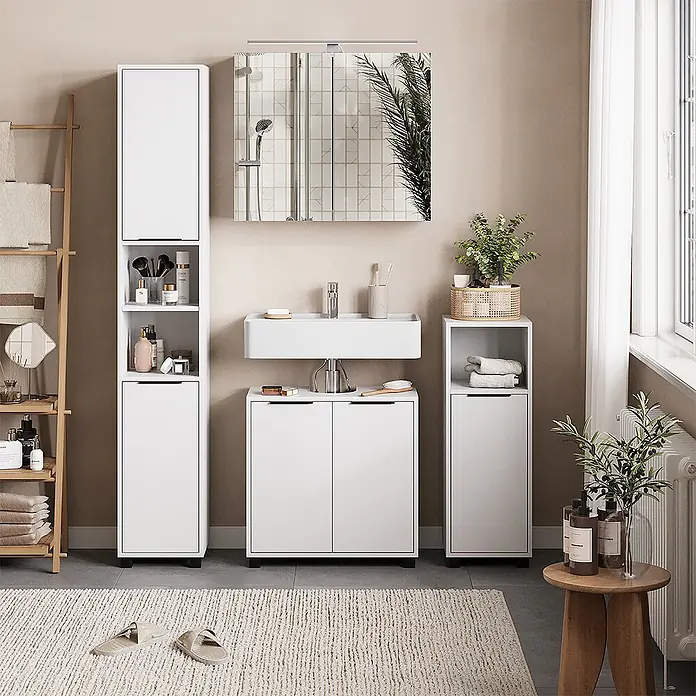 Vicco Badmöbel-Set Alina Weiß 4 Teile - Weiß, Sonstiges - Weiße Badmöbel, darunter ein Hochschrank, ein Waschbeckenunterschrank und ein Kommodenschrank, für Stauraum im modernen Badezimmer.