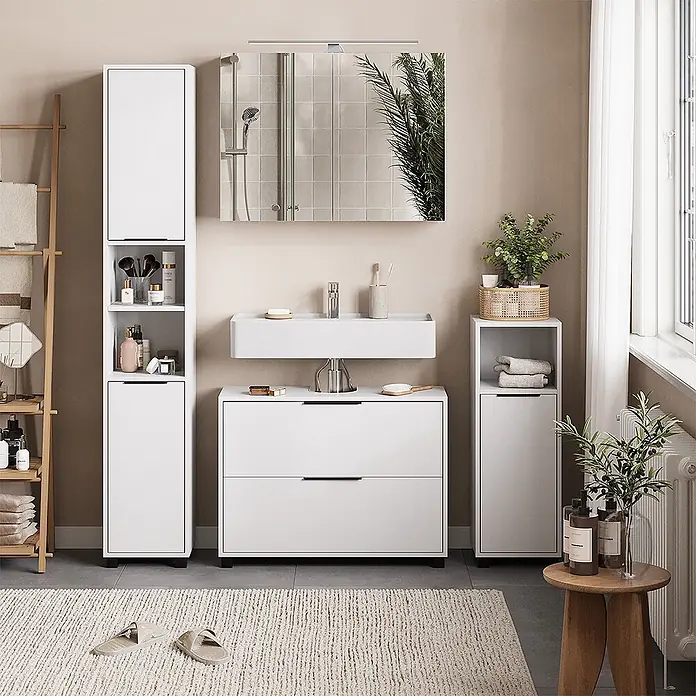 Vicco Badmöbel-Set Alina Weiß 4 Teile - Weiß, Sonstiges - Weiße Badmöbelgarnitur mit Waschtisch, Hochschrank und Beistellschrank in einem modernen Badezimmer.