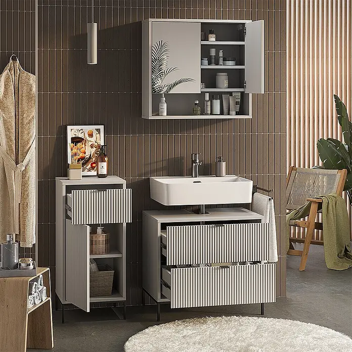 Vicco Badmöbel-Set Eliza Grau 3 Teile - Grau, Matt - Helle beige Badezimmereinrichtung mit geriffelten Fronten, Waschbecken und Spiegelschrank in einem modernen Bad.