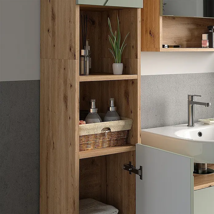 Vicco Badmöbel-Set Irma Salbeigrün 3 Teile - Salbeigrün, Glänzend - Badezimmerschrank aus Holz mit offenen Regalen, Toilettenartikel ausgestellt, neben einem Waschbeckenunterschrank.