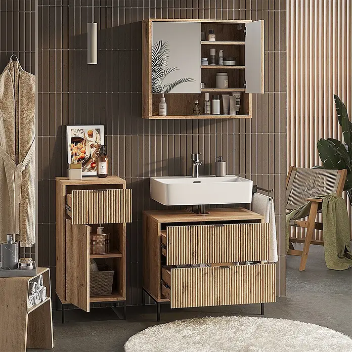 Vicco Badmöbel-Set Eliza Viking Oak 3 Teile - Viking Oak, Matt - Badezimmermöbel aus hellem Holz mit geriffelten Schubladen und passenden Schränken um ein Waschbecken.