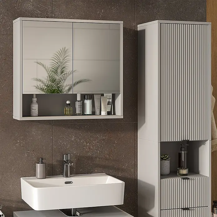 Vicco Badmöbel-Set Eliza Grau 3 Teile - Grau, Matt - Modernes Badezimmer mit hellgrauem Spiegelschrank und hohem Rillenschrank über einem weißen Waschbecken.