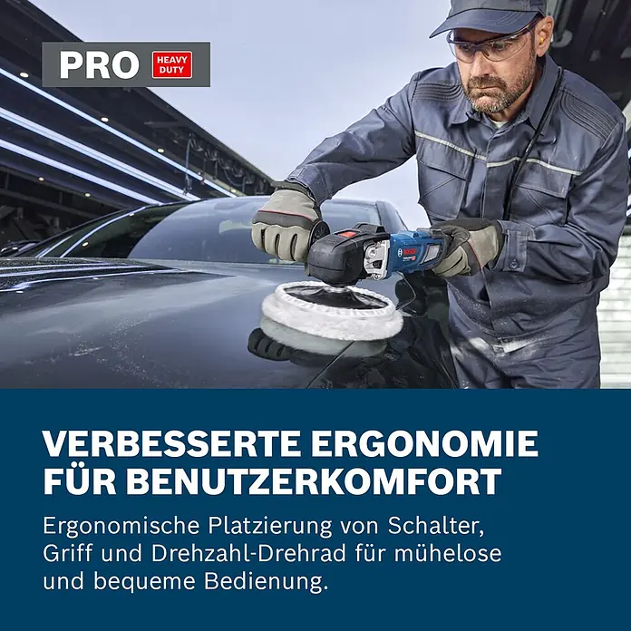 Bosch Professional Poliermaschine GPO 14-180 S - 220 V, 1.400 W - Mann poliert ein schwarzes Auto mit einem blauen Bosch PRO Heavy Duty Polierer/Schleifer. Ergonomisches Design für komfortable Handhabung.