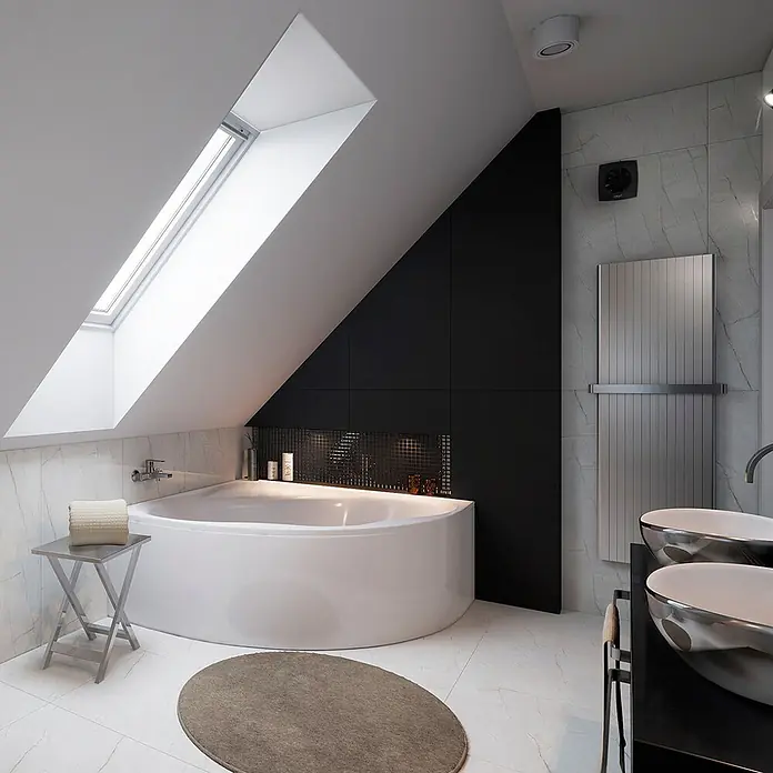 Cata Extractor mural UC-10 STD - Negro, 10 cm, Potencia de aire: 110 m³/h - Baño moderno en el ático con bañera de esquina blanca, gran claraboya y pared de acento negra.