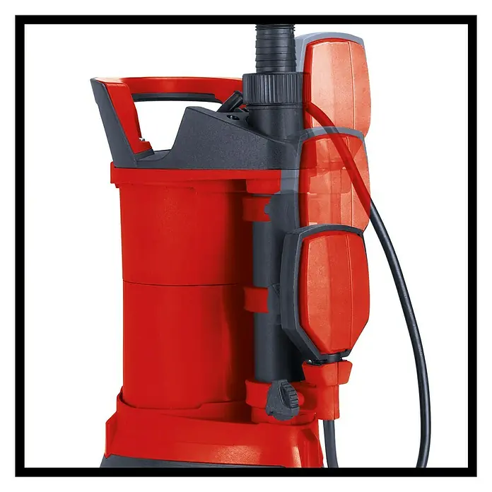 Einhell Schmutzwasserpumpe GE-DP 3925 ECO - 390 W, Max. Fördermenge: 10.000 l/h, Eintauchtiefe: 7 m - Eine rote Einhell-Tauchpumpe mit schwarzem Kabel und Griff, ideal für Garten und Bau. Kompakt und leistungsstark zum Abpumpen von Wasser.