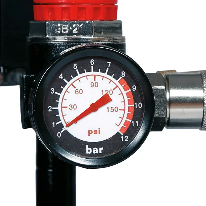 Einhell Expert Plus Flüsterkompressor TE-AC 6 Silent - Max. Druck: 8 bar, 6 l - Nahaufnahme eines schwarz-roten Manometers, das den aktuellen Druck anzeigt, befestigt an einem schwarzen Regler mit rotem Knopf.