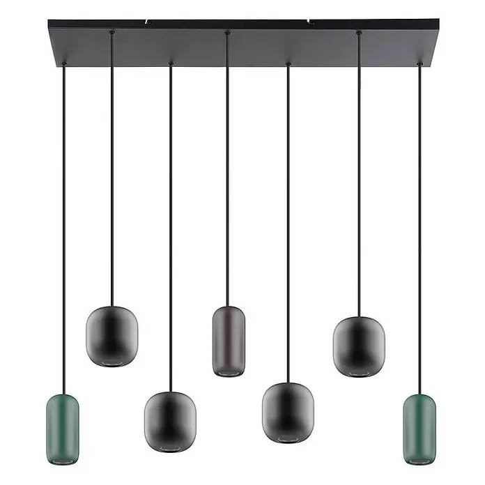 Lucande Pendelleuchte in schwarz, bunt, Hängelampe -  - Siebenflammige Pendelleuchte mit schwarzem Baldachin und hängenden metallicfarbenen Schirmen in Dunkelgrau, Braun und Grün.