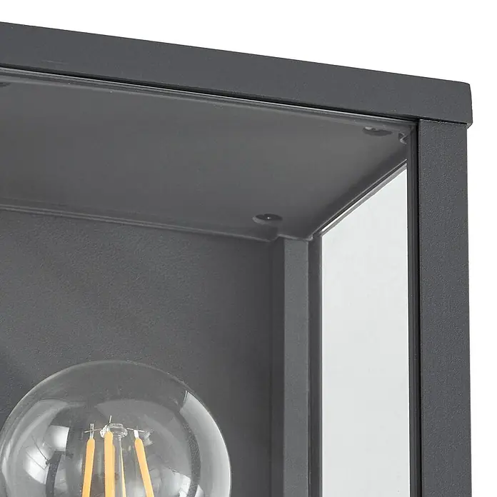 Lindby Außenwandleuchte Peldar - 13,5 x 14 x 29 cm, schwarz, IP44 - Nahaufnahme einer dunkelgrauen Außenwandleuchte mit klaren Glasscheiben und sichtbarer LED-Glühlampe.