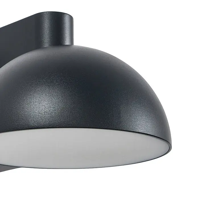 Lucande Außenwandleuchte Velira - schwarz, schwarz, IP54 - Dunkelgraue halbkugelförmige Wandleuchte mit strukturierter Oberfläche und weißem Diffusor.