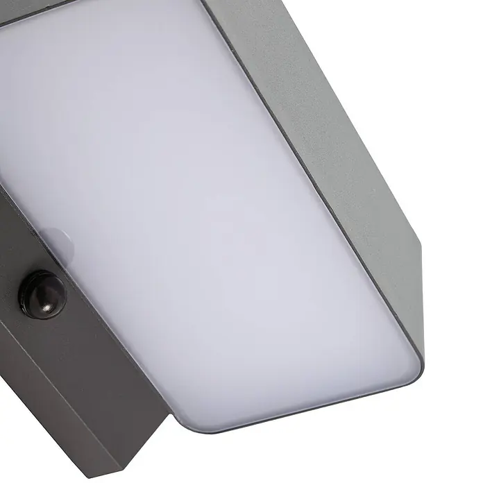 Lindby Außenwandleuchte Fando - alu / grau / zink, IP44 - Graue LED-Außenwandleuchte mit weißem Diffusor und integriertem schwarzem Bewegungssensor.