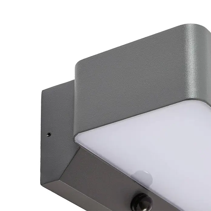 Lindby Außenwandleuchte Fando - alu / grau / zink, IP44 - Graue Außenwandleuchte mit weißem Diffusor und integriertem Bewegungssensor.