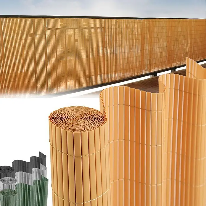 Proregal Sichtschutzelement FI-CHI – Premium Sichtschutzmatte - Braun - Hellbrauner Sichtschutz zum Ausrollen für Balkone, aus vertikalen Lamellen, installiert gezeigt und in weiteren Farben.