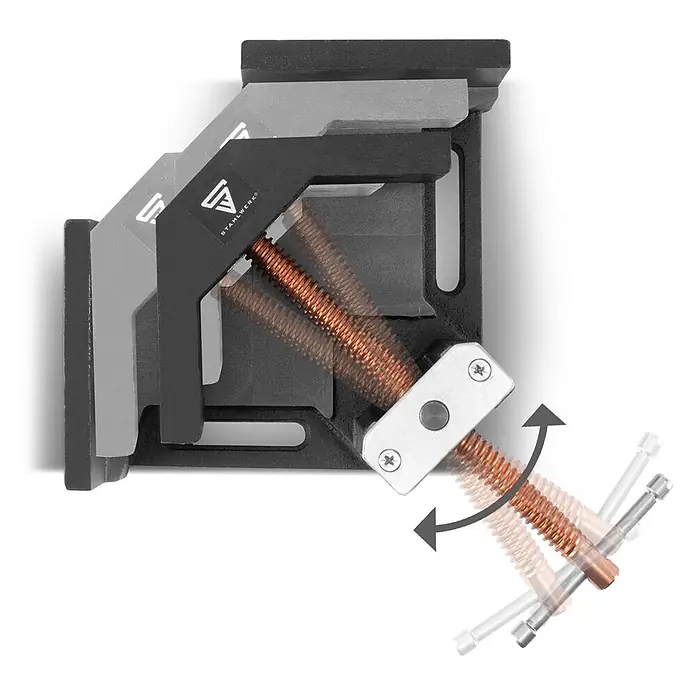 STAHLWERK Schweiß-Winkelklemme Schweißwinkelklemme Winkelspanner 100 mm Maulweite -  - Verstellbarer, schwarz-grauer Winkelspanner mit kupferfarbener Gewindespindel und silbernem Griff, mit Bewegungsunschärfe für Verstellbarkeit dargestellt.